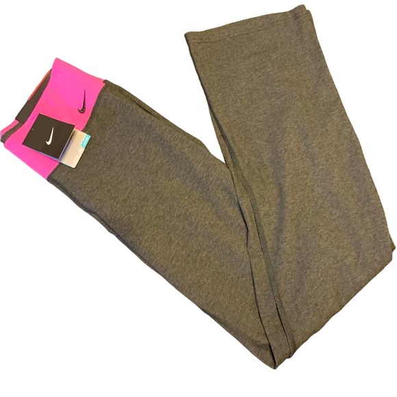 Nike Women's Classic Dri Fit Yoga/Workout Pants NEW WITH TAGS - Picture 1 of 6